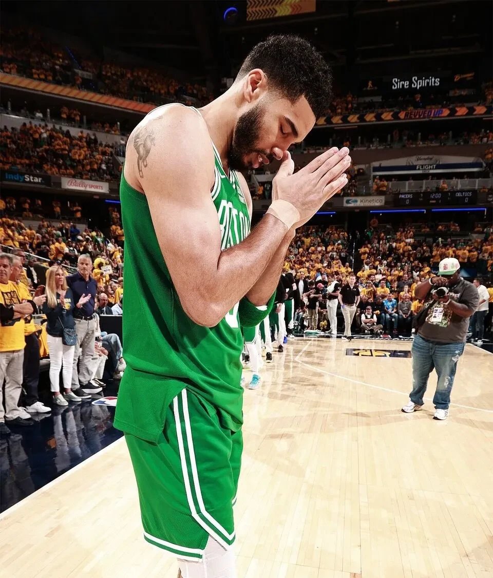 塔图姆迎来二十赛季出色发挥，MAD观众热烈欢呼！全场沸腾不已(塔图姆技巧赛夺冠视频)