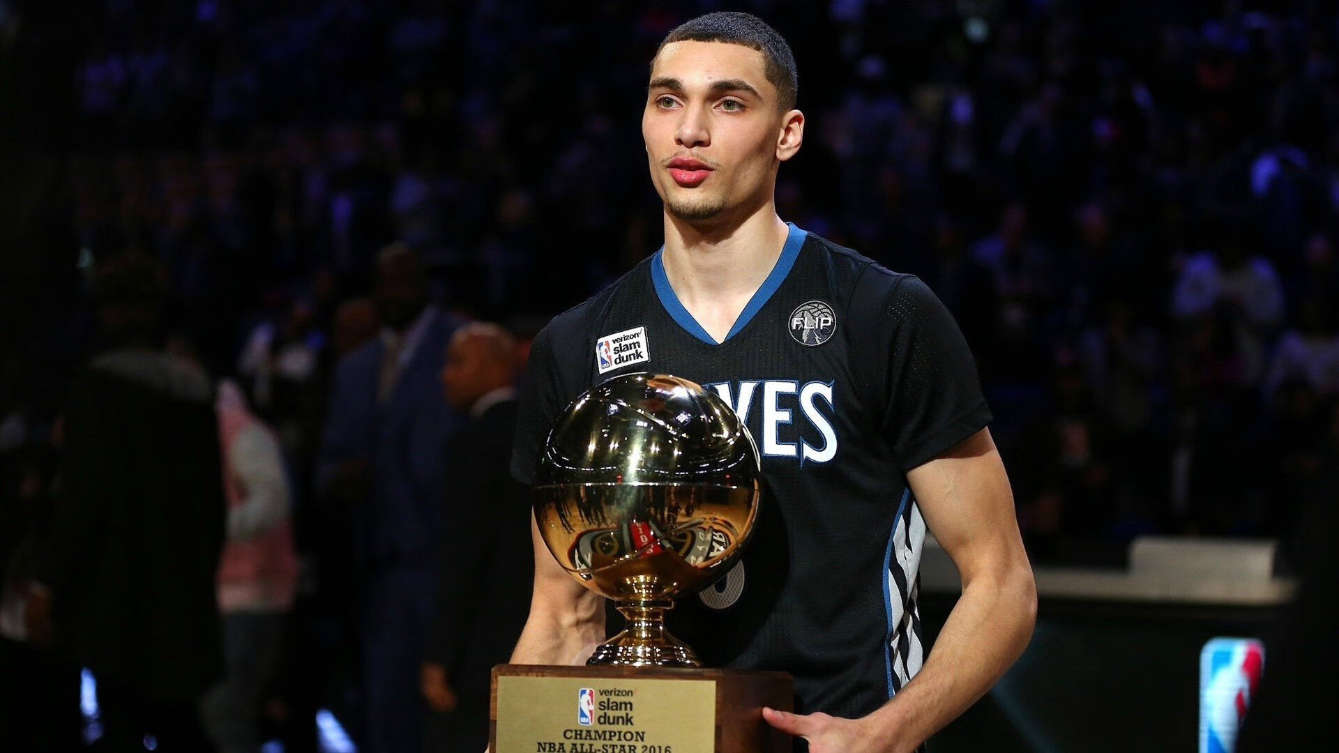 莱万手感滚烫,带领洛杉矶湖人大胜那不勒斯,赛后一句话霸气侧漏的简单介绍