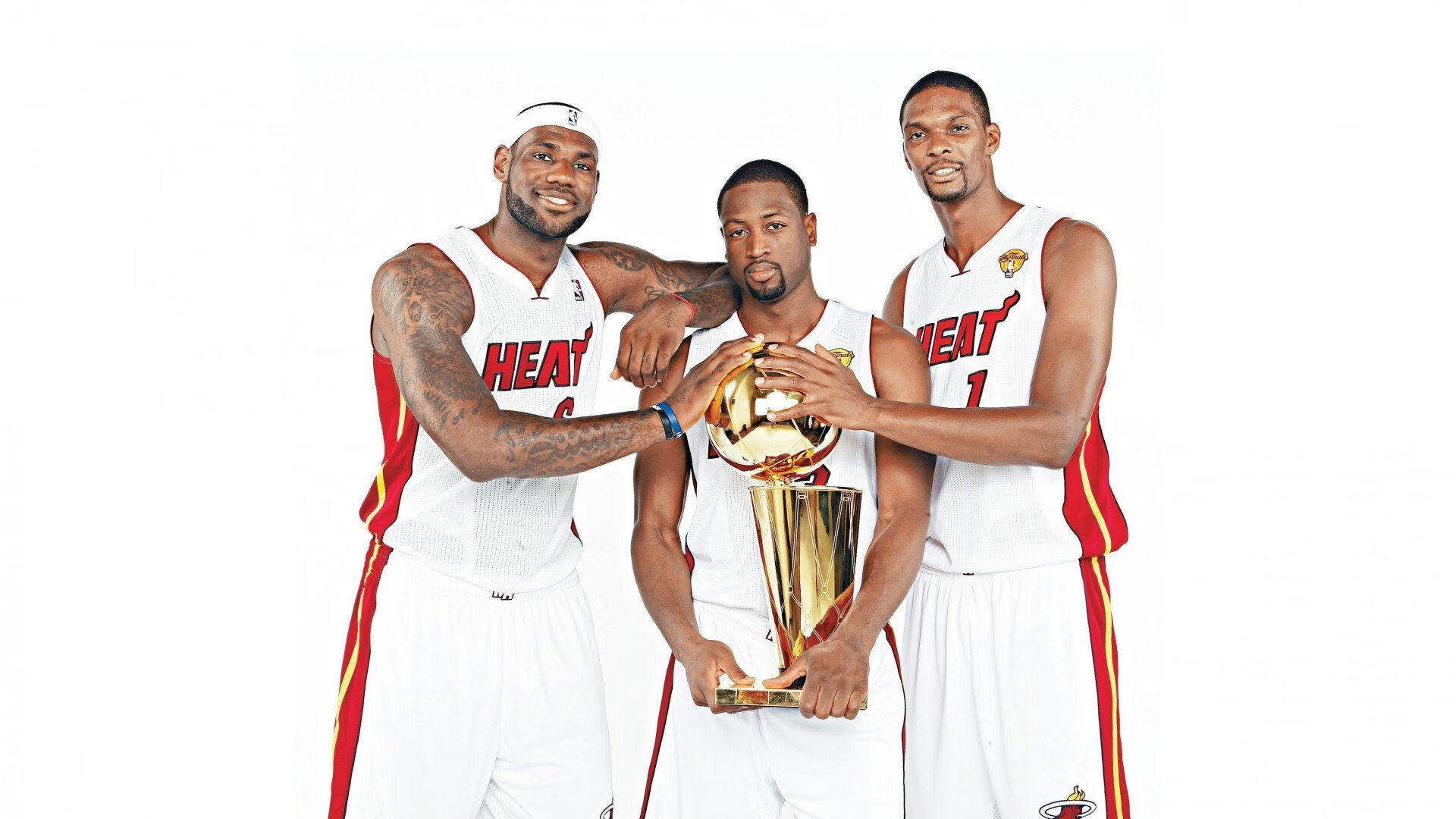 足协杯转会风云：达拉斯独行侠盯上锋线强援，周琦或成交易筹码的简单介绍